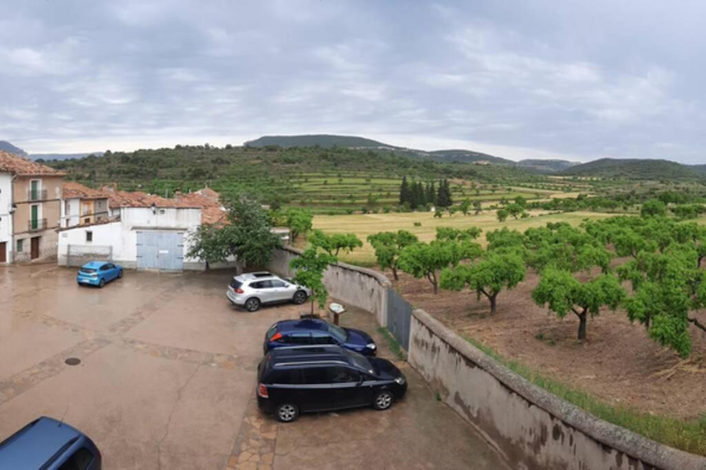 Ca Joan A Villores, Els Ports Luaran gambar