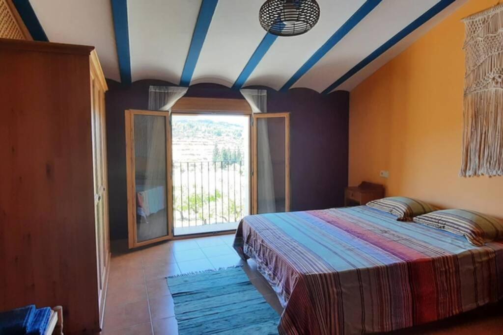 Ca Joan A Villores, Els Ports Luaran gambar